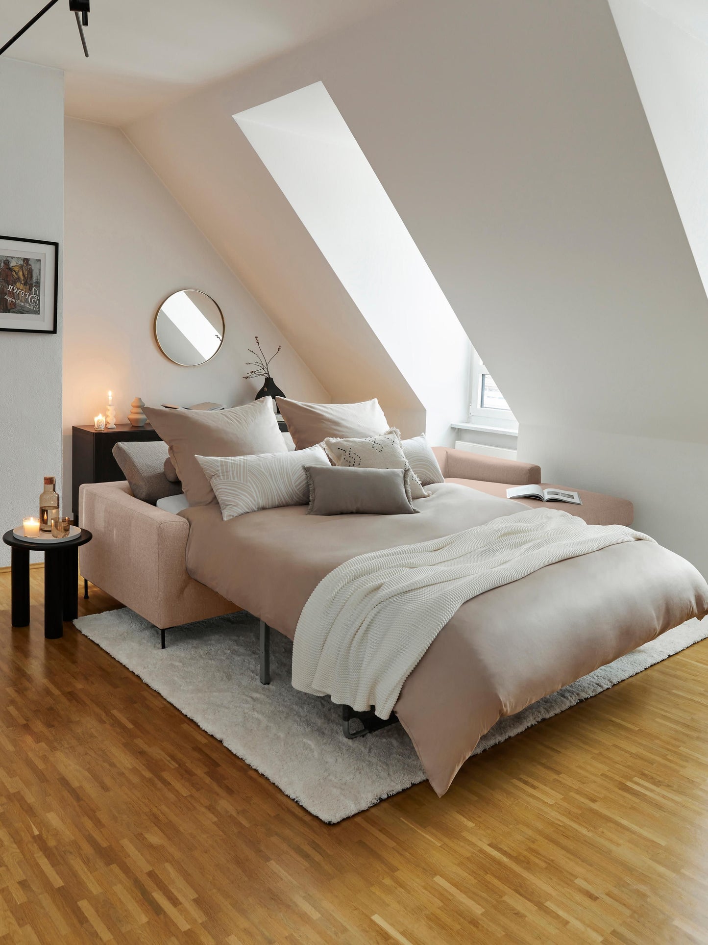 Cucindo Sofa Bed (3-Seater) with Mattress