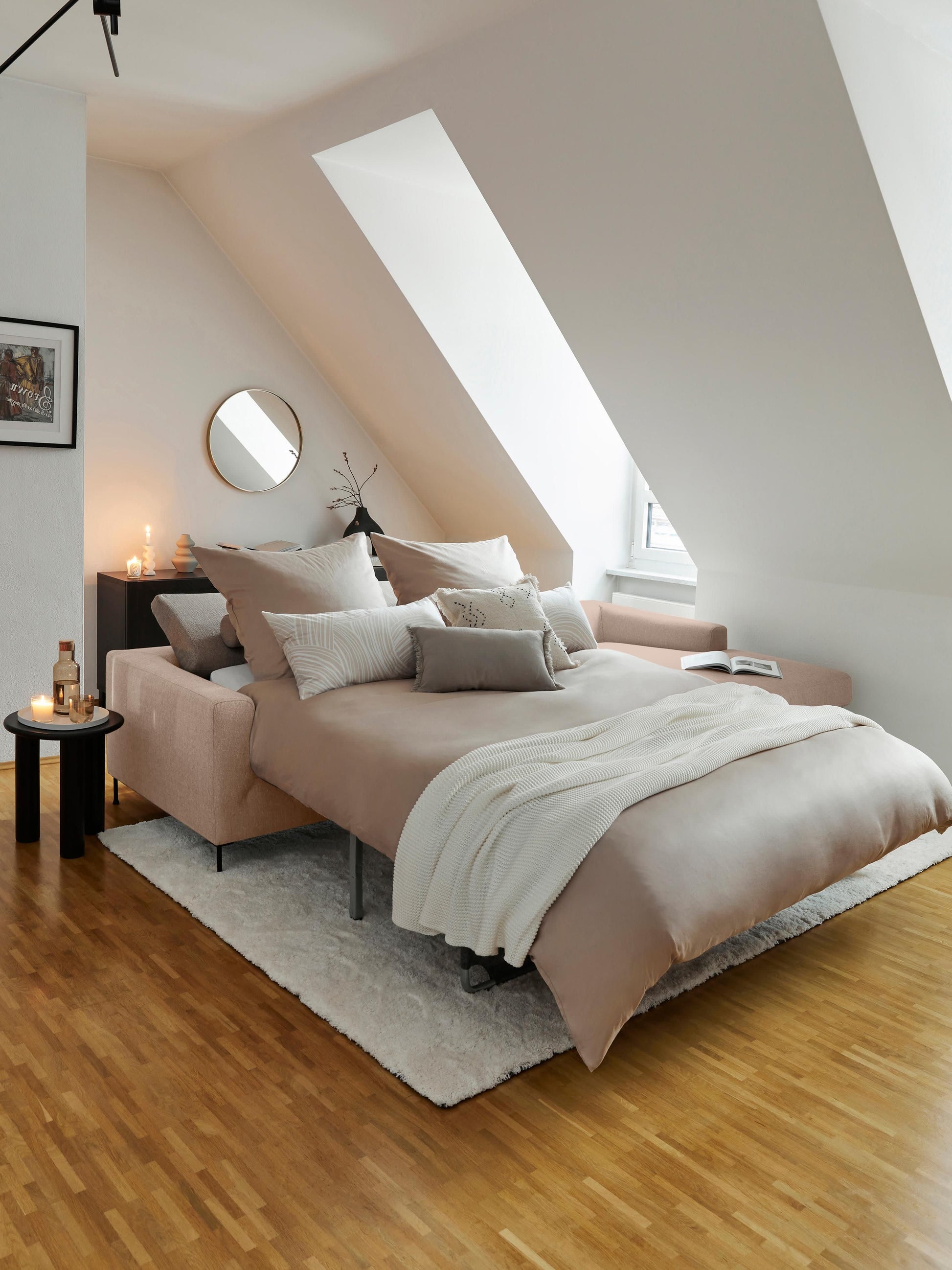 Cucindo Sofa Bed (3-Seater) with Mattress