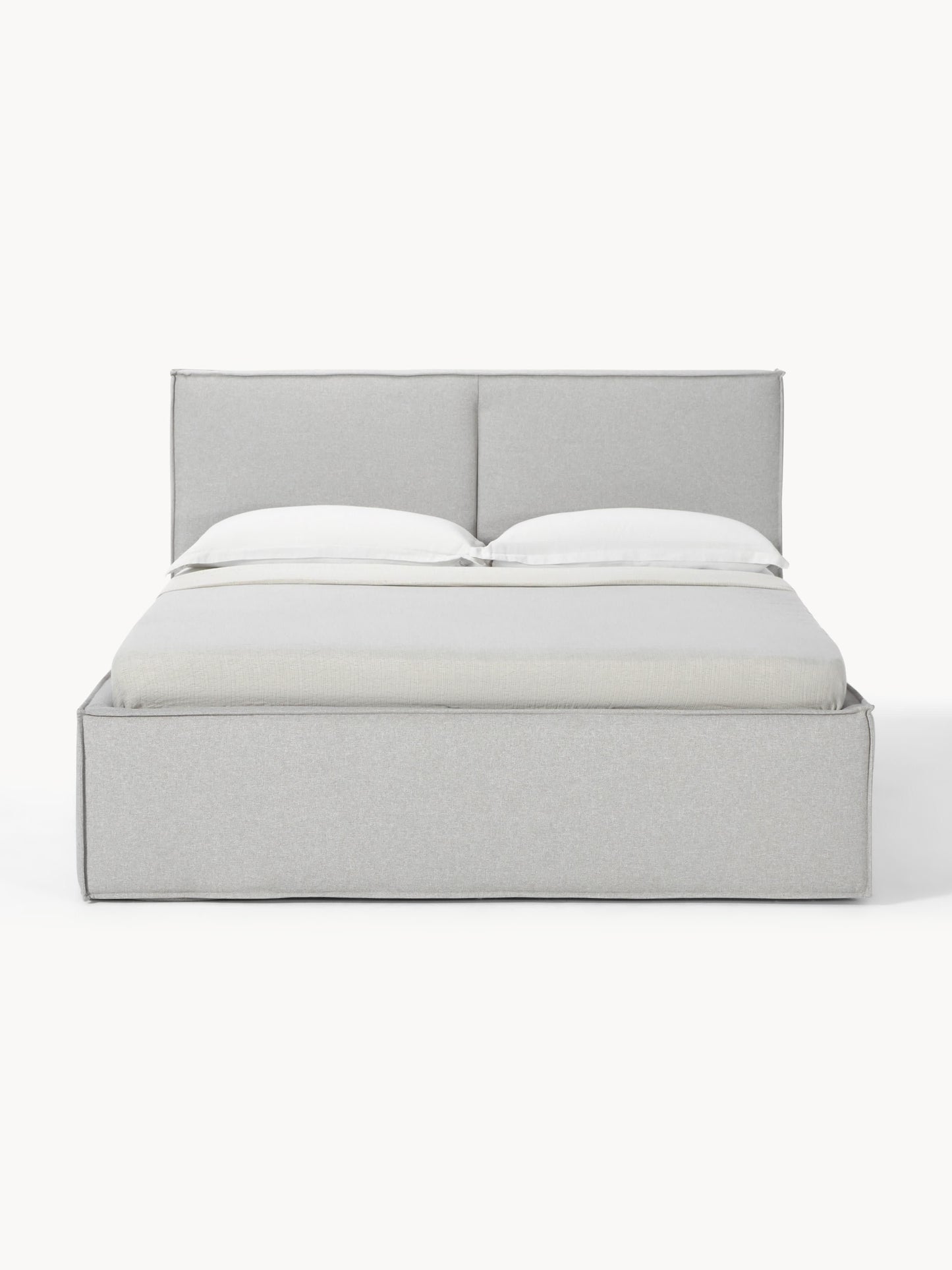 Dremvard Upholstered Bed
