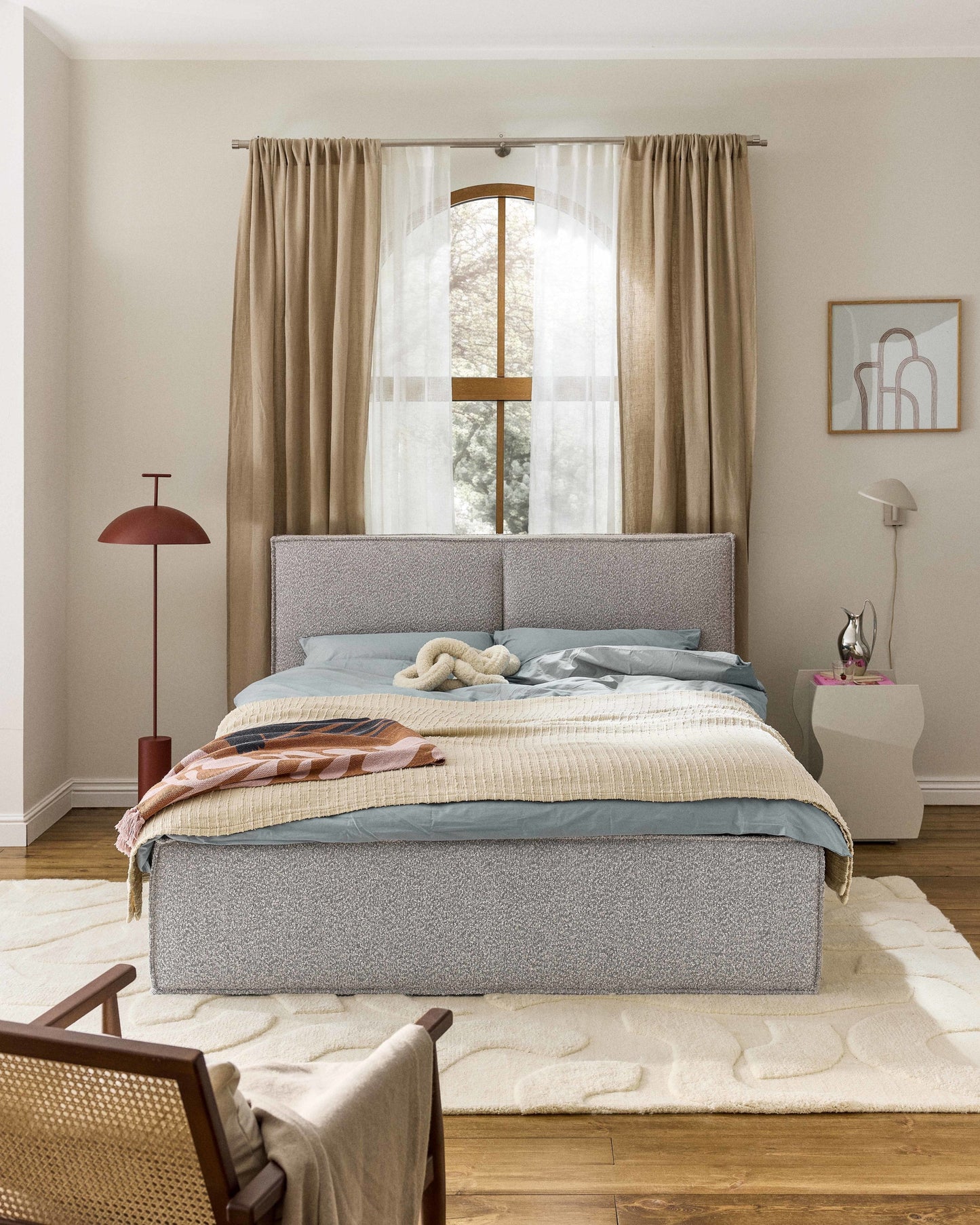Dremvard Upholstered Bed in Bouclé