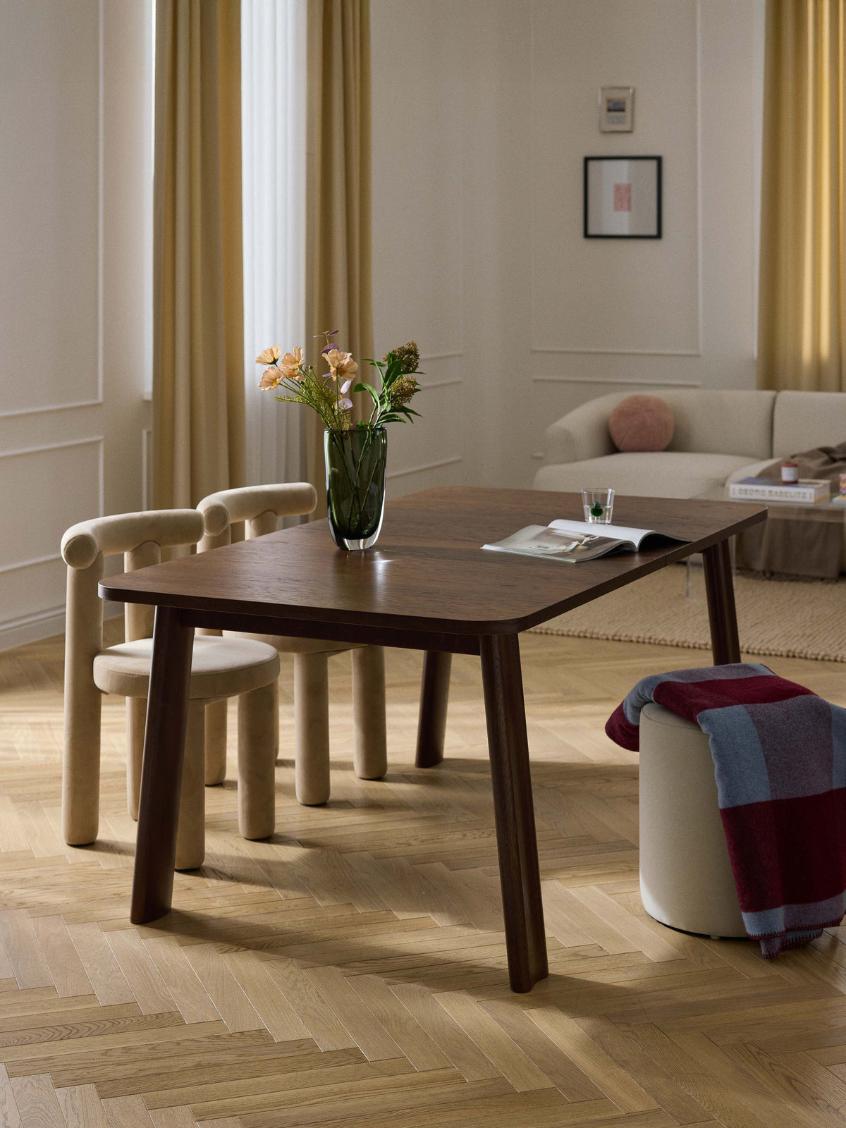 Embralto Dining Table, Extendable, in Various Sizes