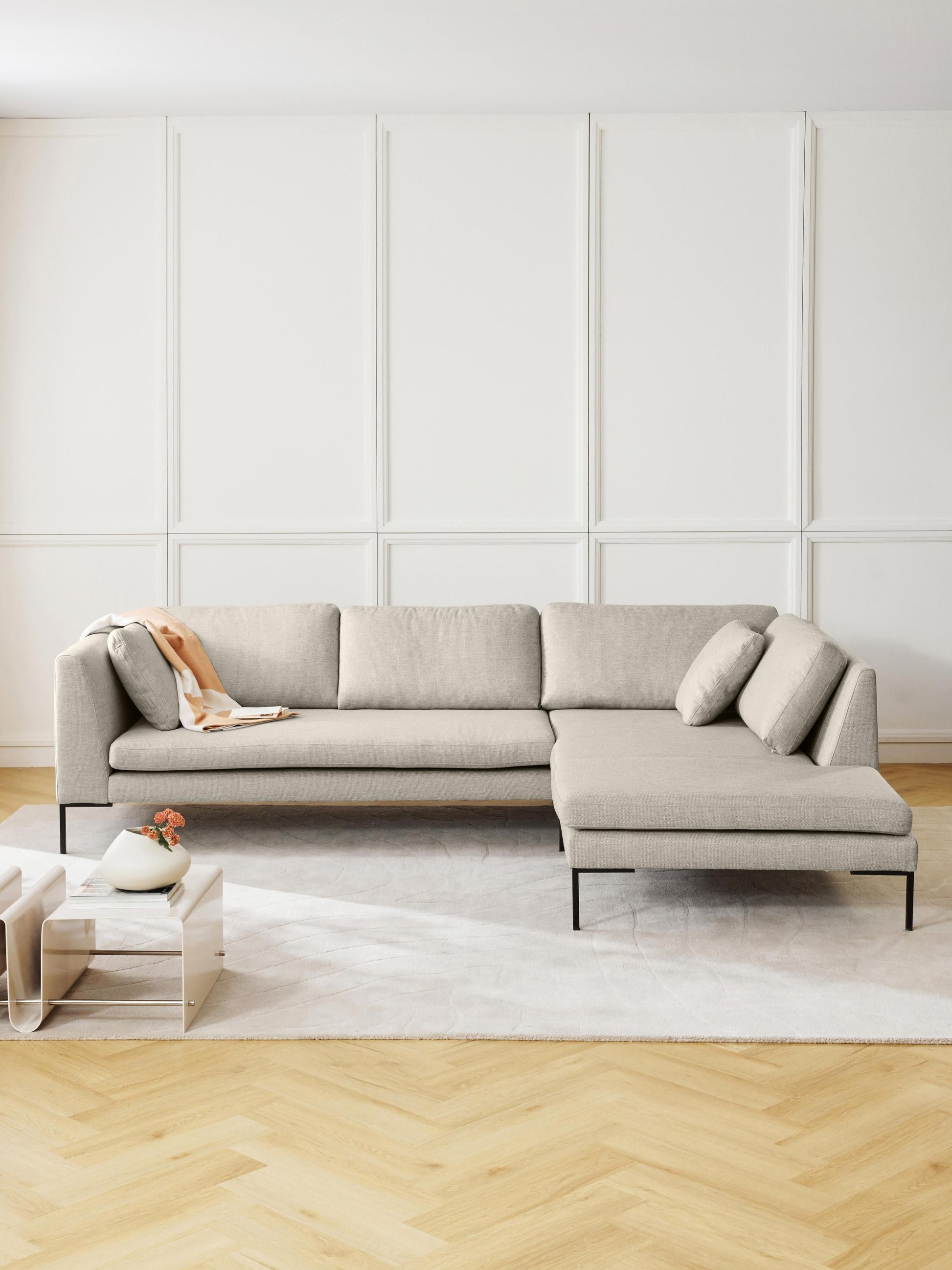 Emmreth Corner Sofa with Metal Legs