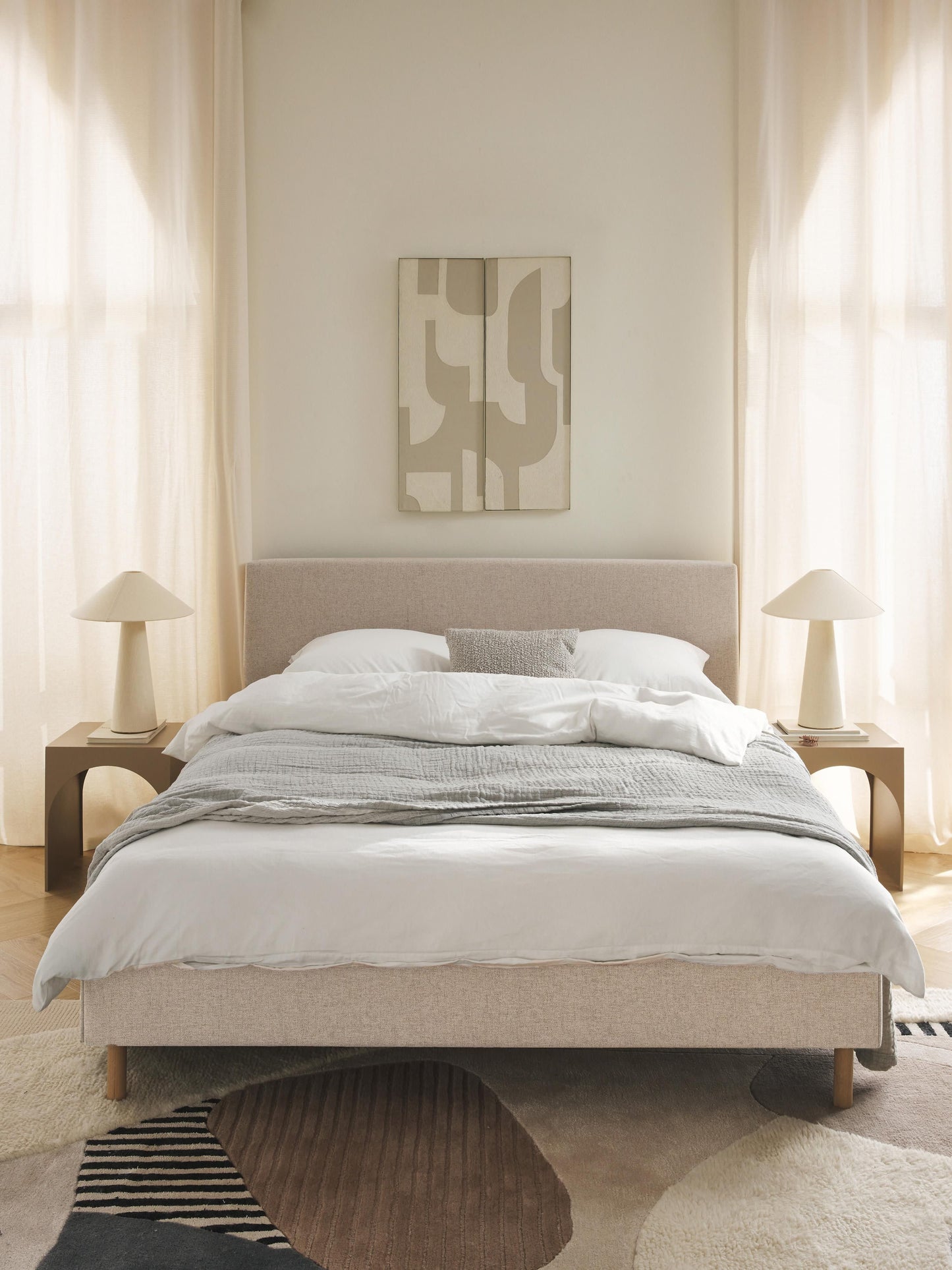 Giulnova Upholstered Bed with Wooden Feet