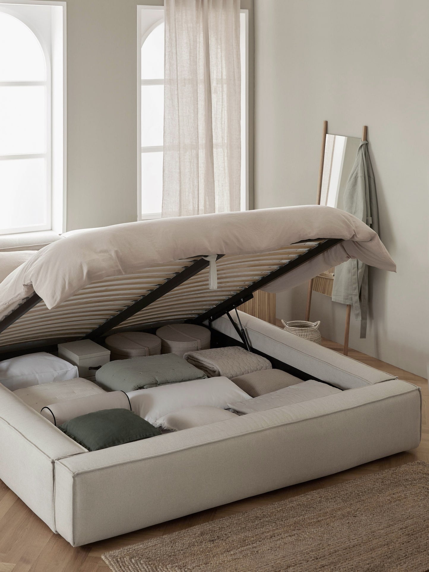 Lenquist Upholstered Bed with Storage