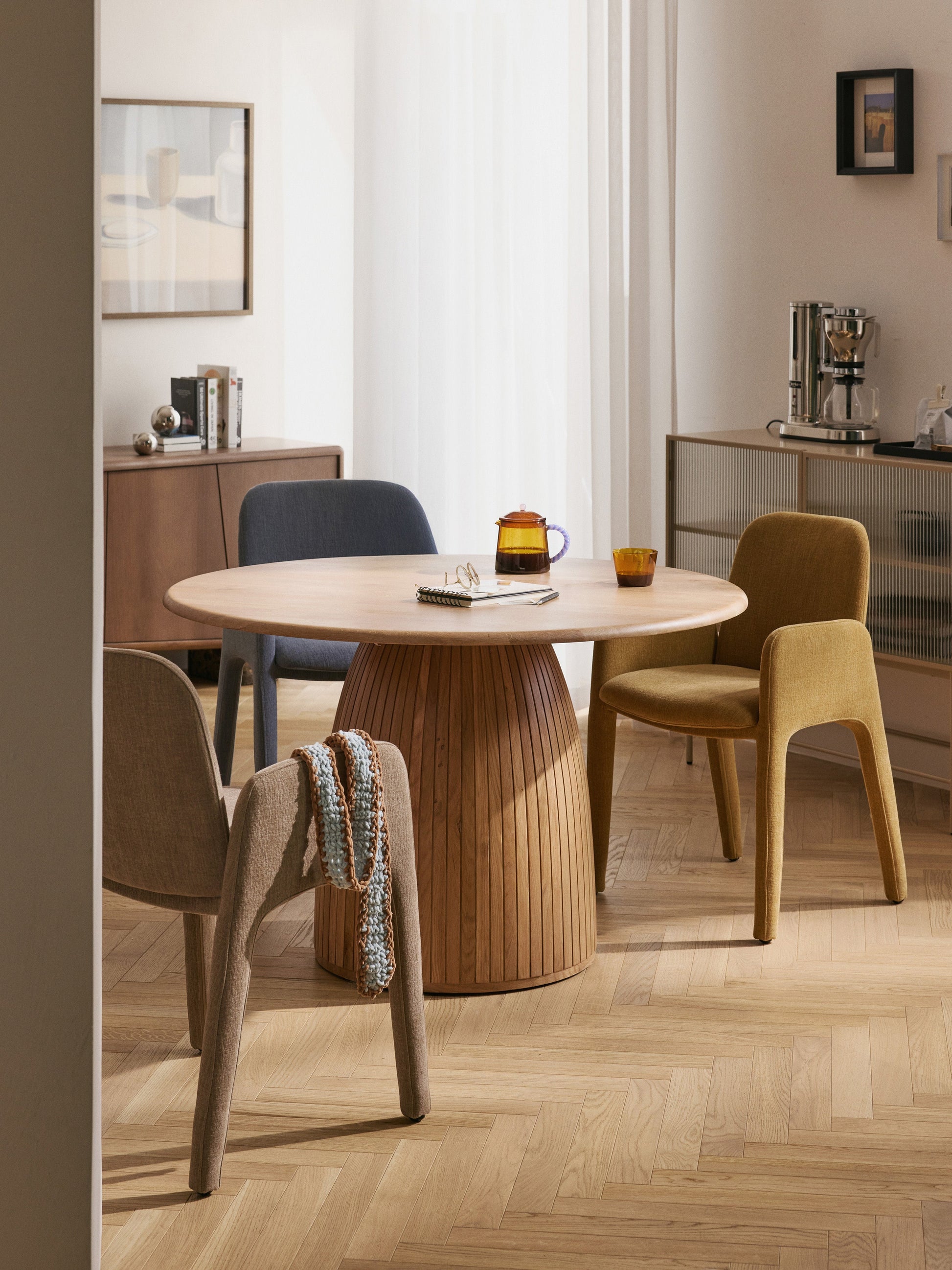Nelviro Round Dining Table with Fluted Texture, in Various Sizes