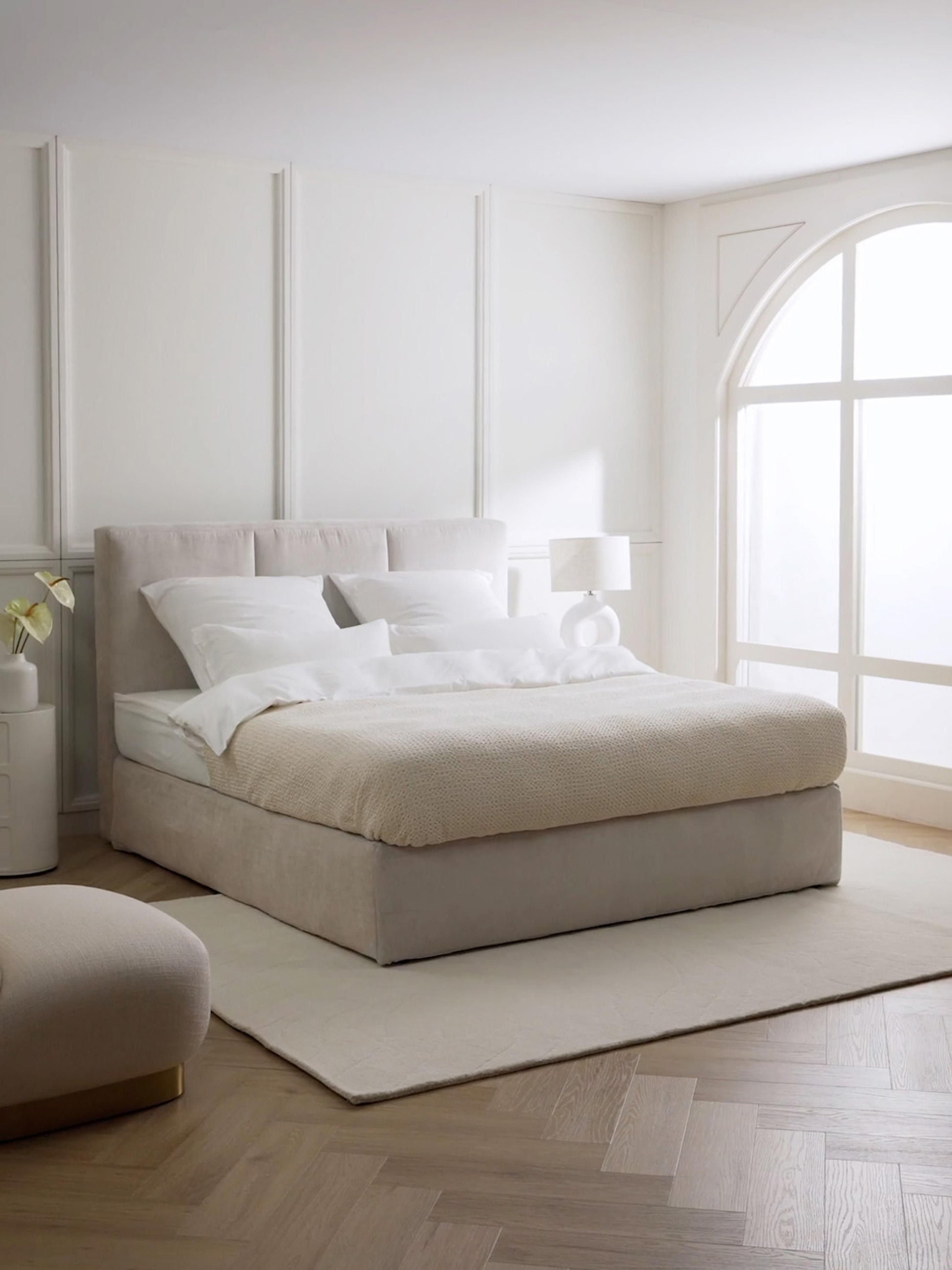 Obralyn Box Spring Bed