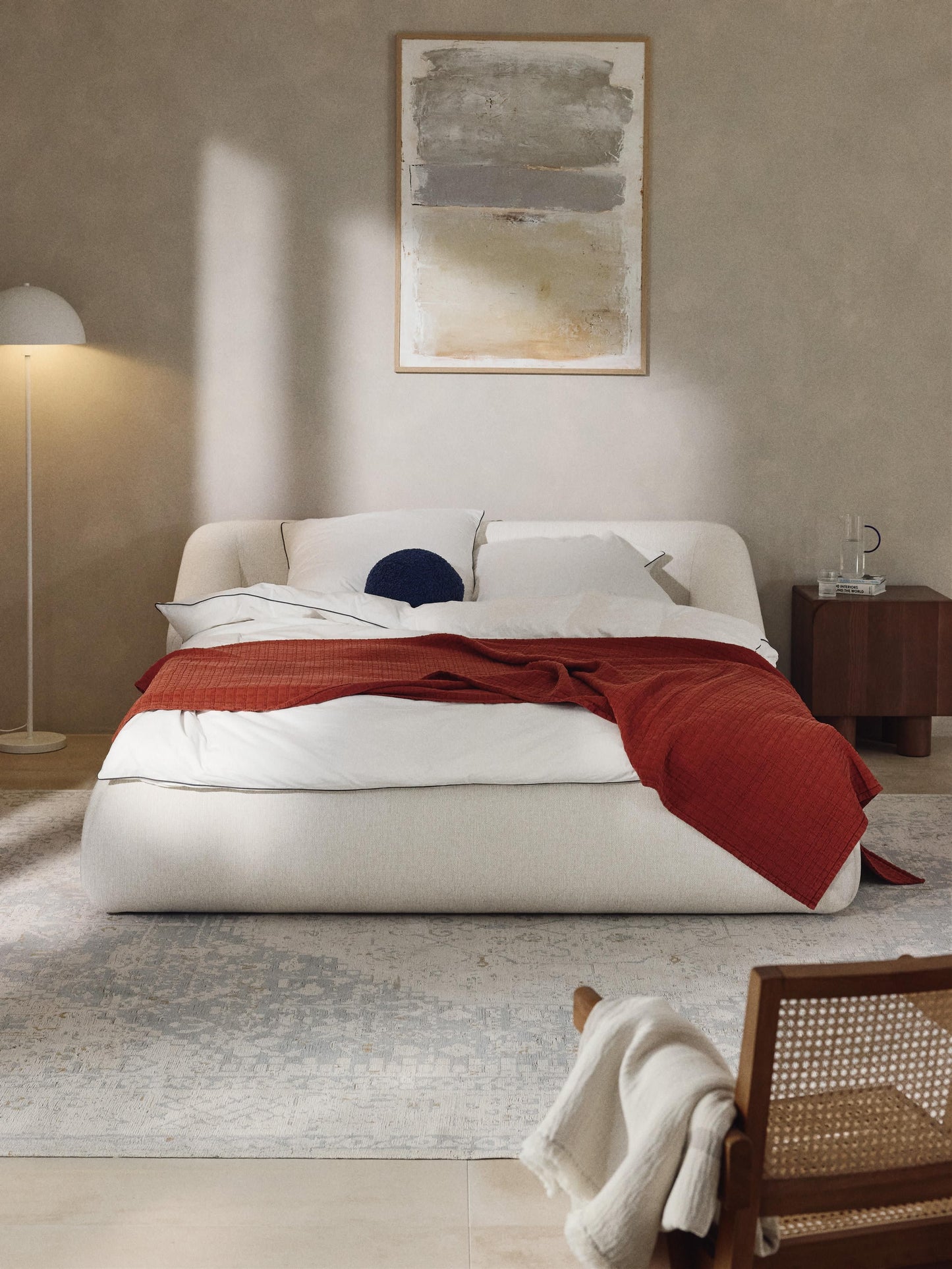 Sovranth Bed, Upholstered