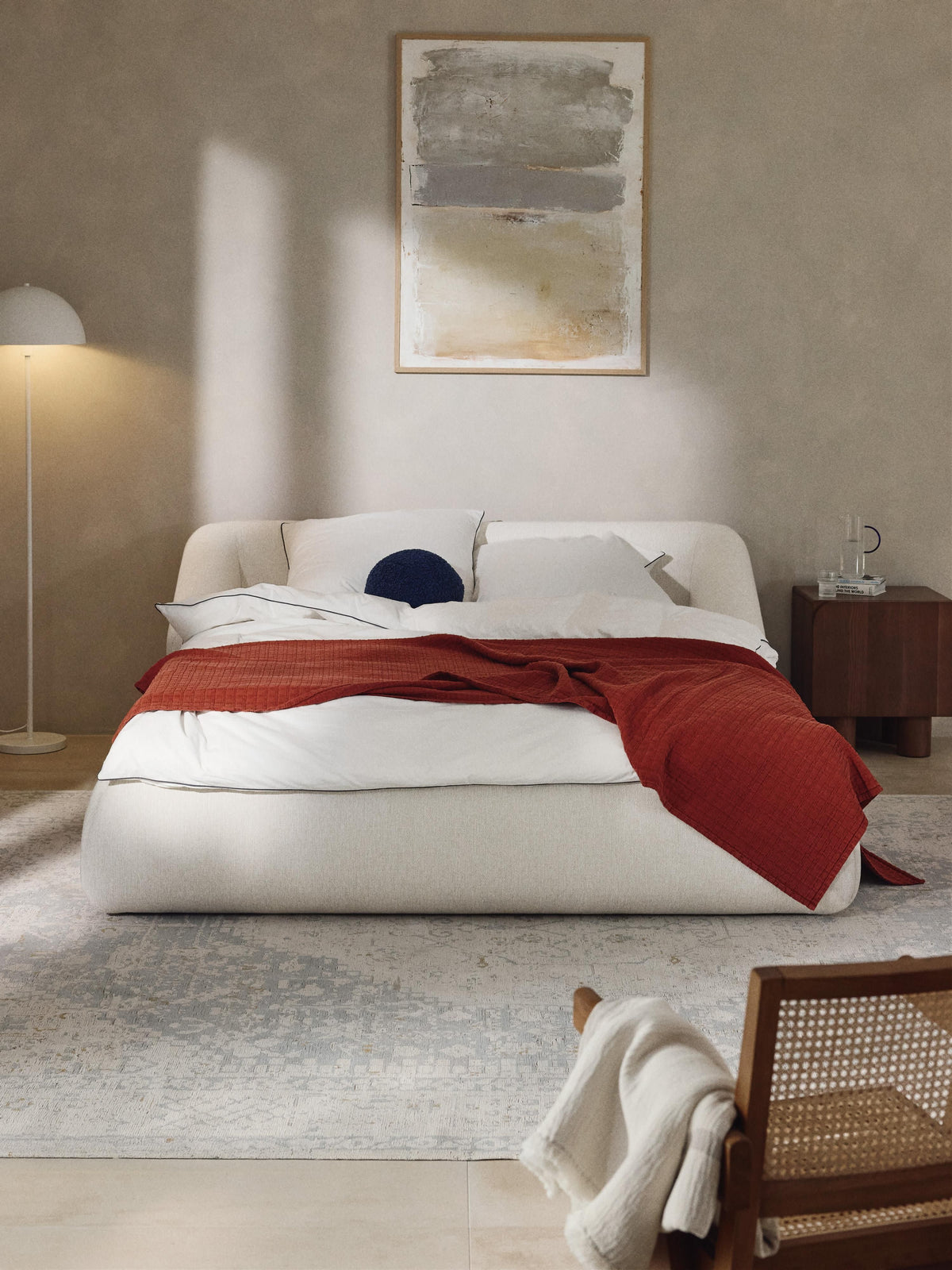 Sovranth Bed, Upholstered